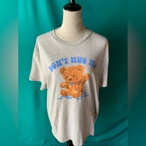 Women’s Gray ‘Don’t Hug Me’ Casual Tee
